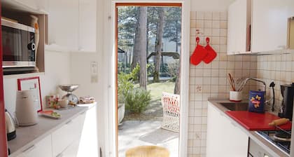 COZY HOUSE IN HOLIDAY VILLAGE WITH POOL. PEACE AND RELAX 400 M FROM THE SEA🦀♥️