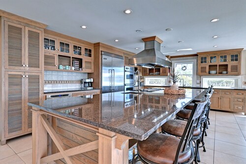 Waterfront Property With Stunning Sunset Views