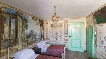 Exclusive-Doppel- oder -Zweibettzimmer | Hochwertige Bettwaren, Betten mit Memory-Foam-Matratzen