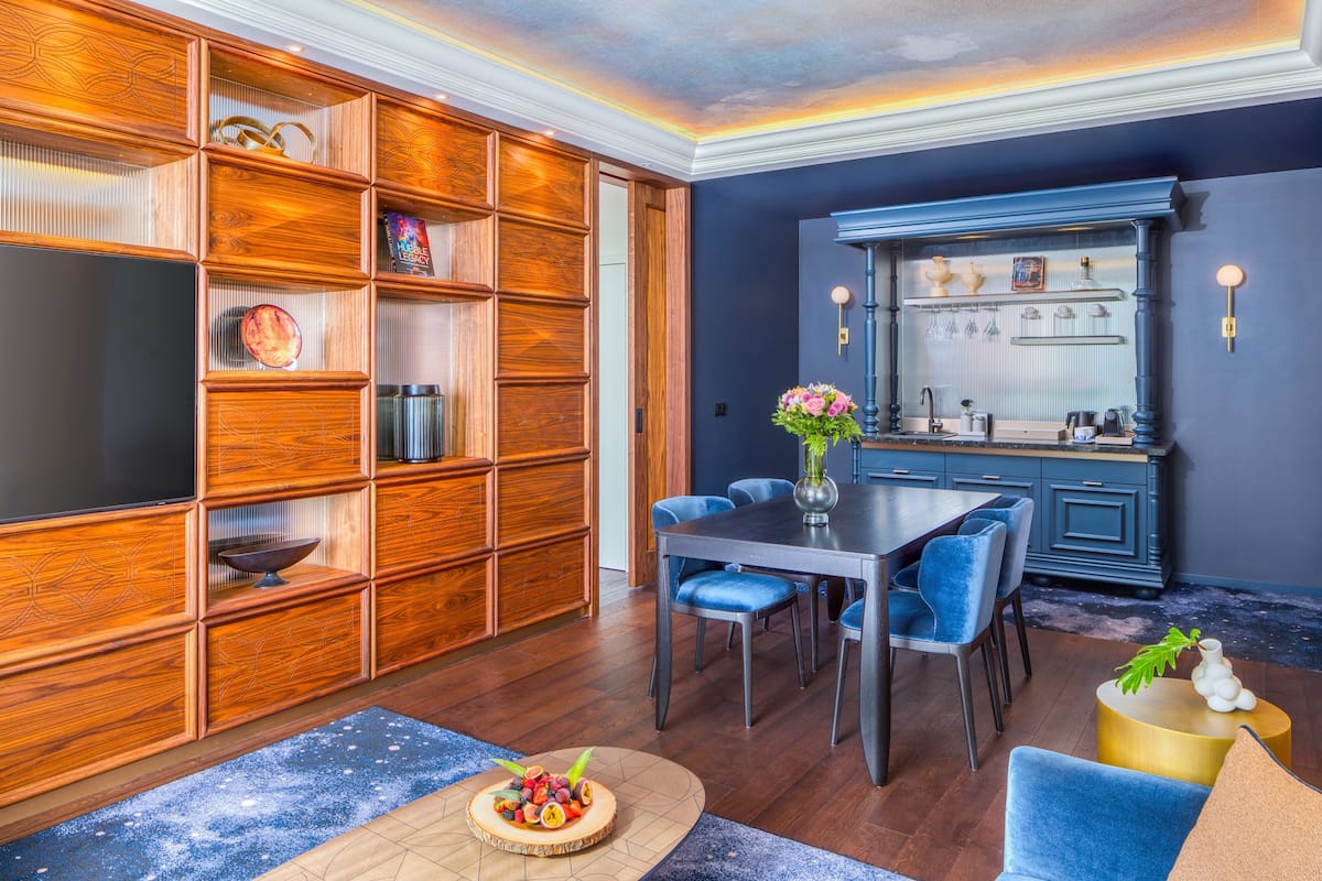 Phòng Suite, 1 giường cỡ king (Observatory) | Bộ đồ giường cao cấp, minibar, két bảo mật tại phòng, bàn