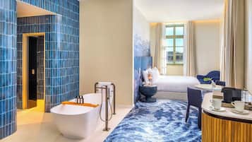 Studio Suite, 1 King Bed (Danube View)