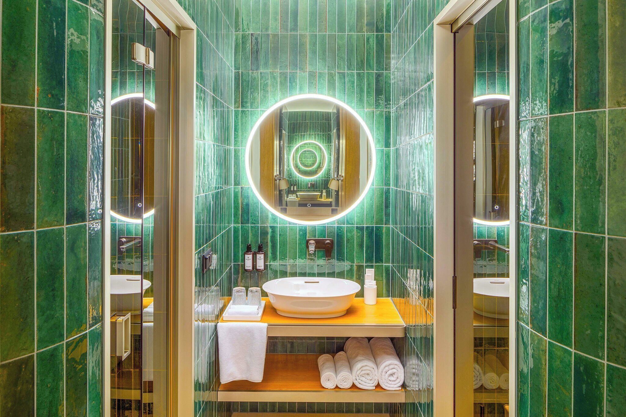 Free toiletries, hair dryer, bathrobes, towels