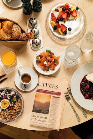 Daily buffet breakfast for a fee - Kimpton BEM Budapest by IHG (Budapest)