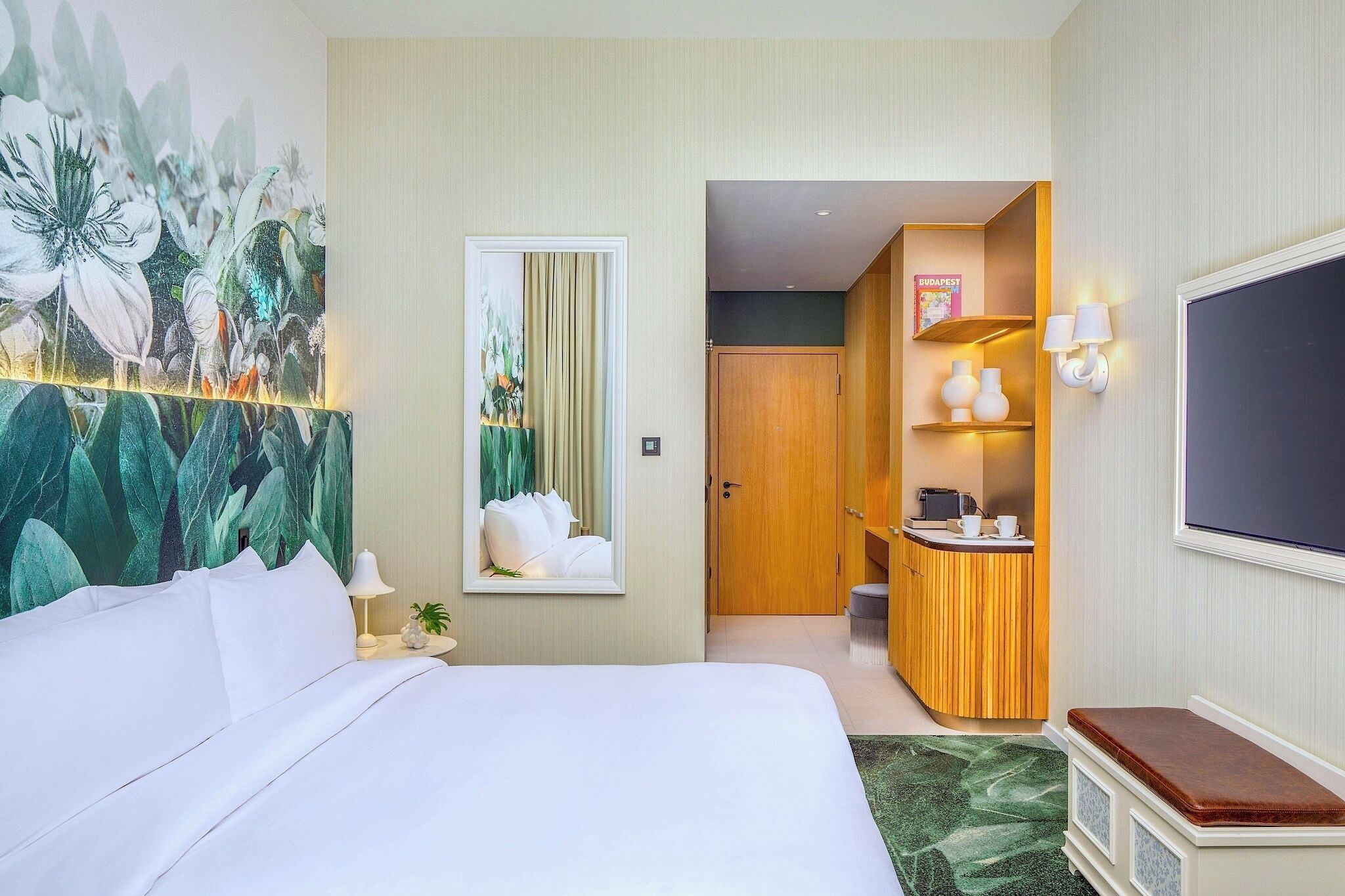 Premium bedding, minibar, in-room safe, desk