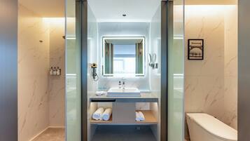 1 Bedroom Suite | Bathroom