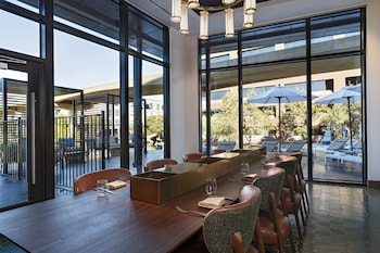 Restaurant on-premise at Hotel Indigo Irving Las Colinas by IHG