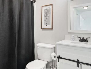 Towels, toilet paper - Cool Ranch (Murfreesboro)