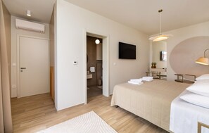 4 bedrooms, iron/ironing board, travel cot, free WiFi