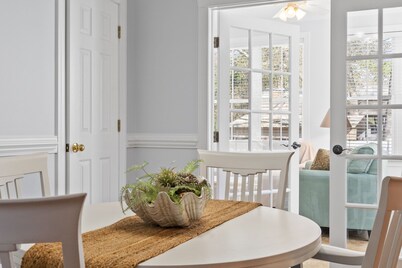2 miles from Holden Beach Dog Friendly, Family Friendly Sandy Feet Retreat!