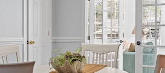 NEW 2 miles from Holden Beach Dog Friendly, Family Friendly Sandy Feet Retreat!