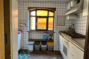 Frigorífic, forn, placa de cuina i rentaplats