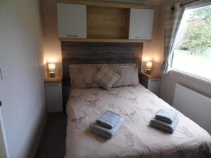 2 bedrooms, free WiFi, bed sheets - Lovely 2-bedroom Lodge set in Beautiful Norfolk (Great Yarmouth)