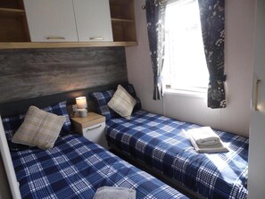 Ferienhütte | 2 Schlafzimmer, kostenloses WLAN, Bettwäsche
