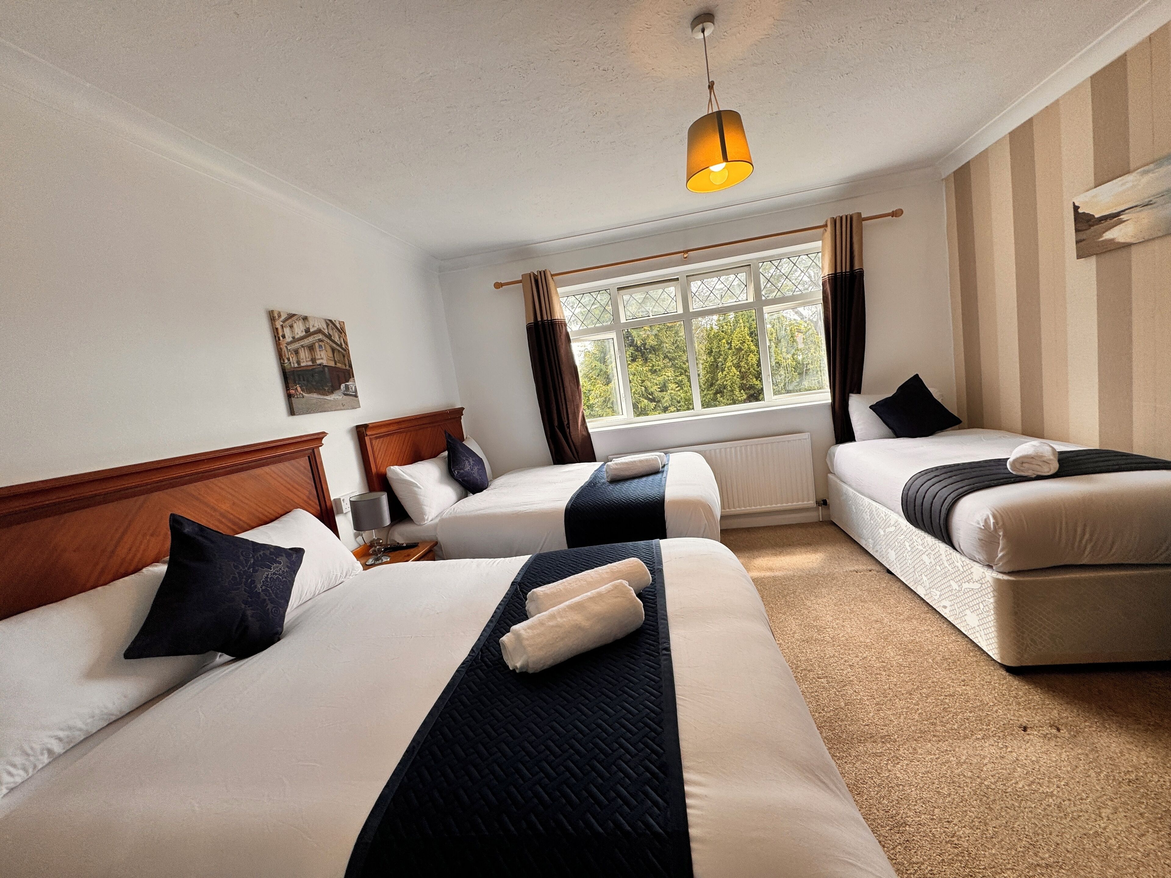 Family Room | Dilengkapkan perabot secara berasingan, ruang kerja komputer riba 