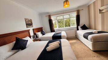 Familjerum | Unika möbler, arbetsyta för laptop, ljudisolering och gratis wi-fi