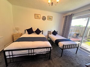 Unika möbler, arbetsyta för laptop, ljudisolering och gratis wi-fi