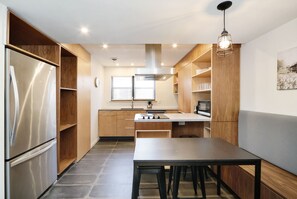 Oven, stovetop, coffee/tea maker, toaster