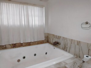 Bidet, håndklæder, Sæbe, Shampoo