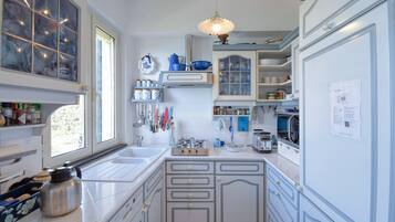 Kühlschrank, Herdplatte, Geschirrspüler