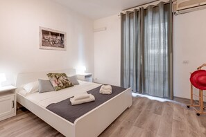 2 chambres, fer et planche à repasser, Wi-Fi, draps fournis