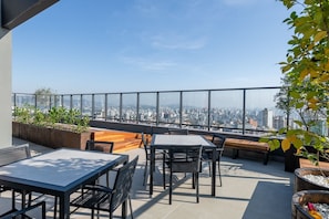 Studio | Outdoor dining