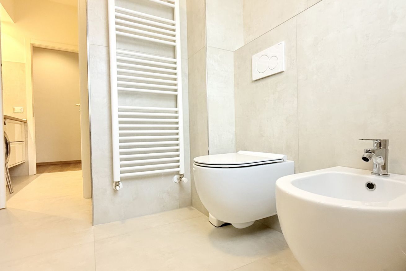 Dusche, Bidet, Handtücher