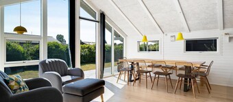 5 bedroom beautiful home in Juelsminde