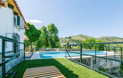 Nice home in La Puebla de los Infan