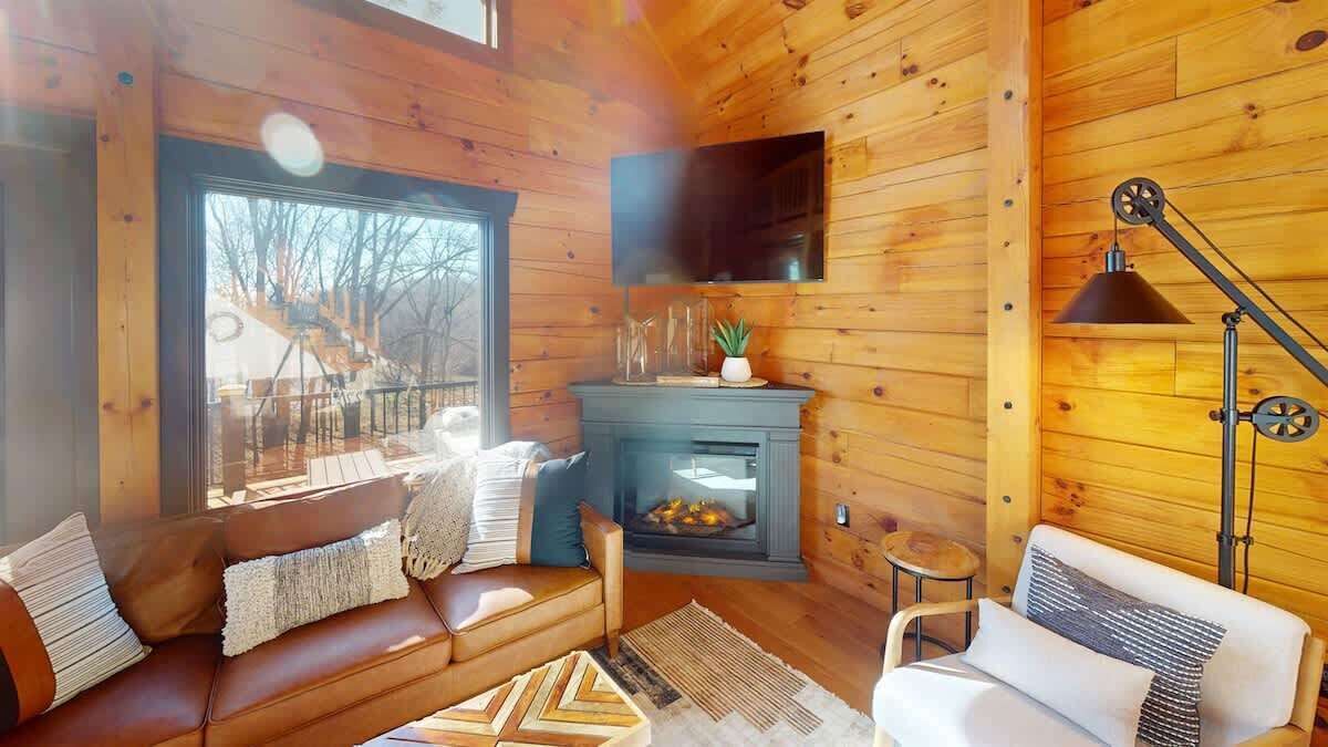 TV, fireplace, offices