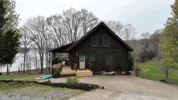 Exterior - Ridge Hideaway • Cozy Lakefront Escape (Cadiz)