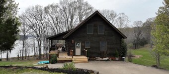 Ridge Hideaway • Cozy Lakefront Escape