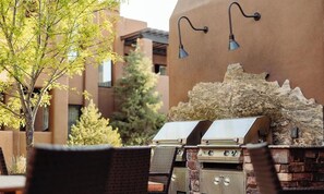 Outdoor dining - Hyatt Pinon Pointe 2-Bedroom Resort Villa April 8 - 12, 2024

 (Sedona)