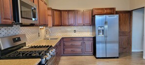 Micro-ondes, four, plaque de cuisson, lave-vaisselle