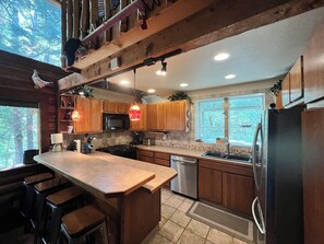 Microondas, horno, parrilla de estufa y lavavajillas 