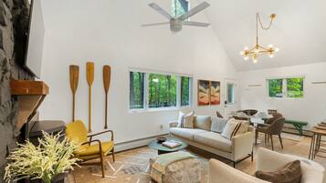 Smart TV, fireplace, video games, table tennis