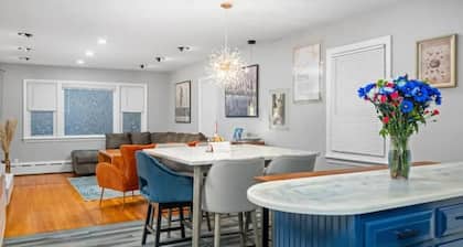 Chic, Modern & Cozy~Walk to Train~Free Parking NYC