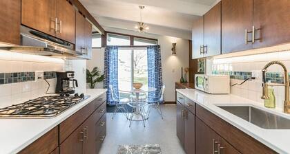 Mid-Century Style & Class In Quiet NE Location