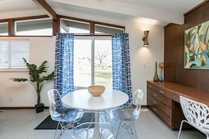 Dining - Mid-Century Style & Class In Quiet NE Location (Cedar Rapids)
