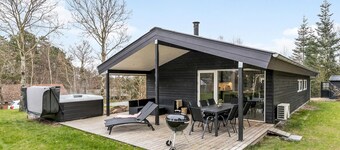 Amazing home in Ebeltoft with WiFi