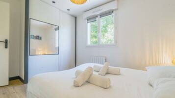 1 bedroom, iron/ironing board