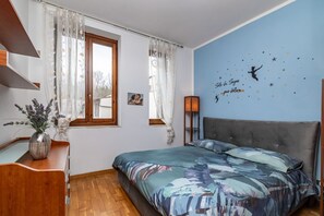 2 makuuhuonetta, silitysrauta/-lauta, Wi-Fi, vuodevaatteet