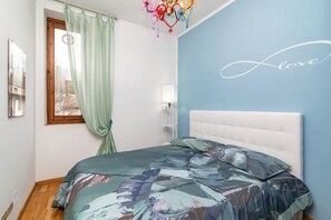 2 slaapkamers, een strijkplank/strijkijzer, wifi, beddengoed