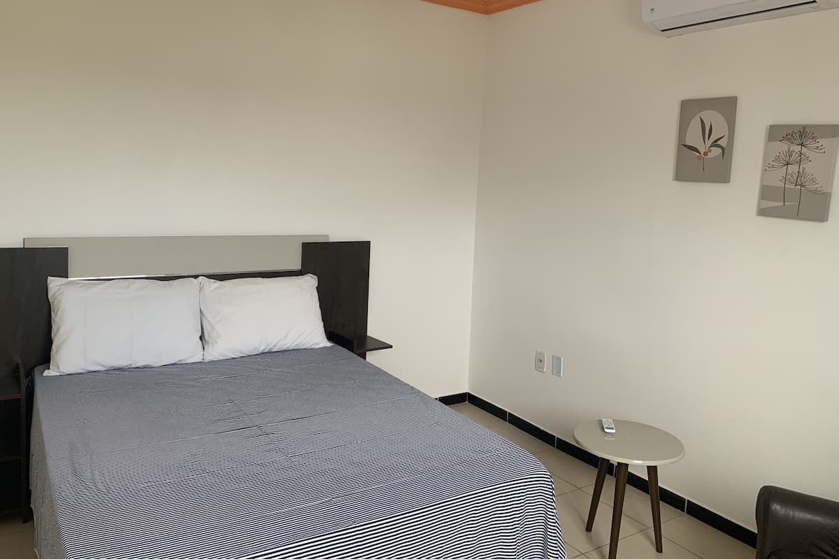 Room | 6 bedrooms, free rollaway beds, free WiFi, bed sheets