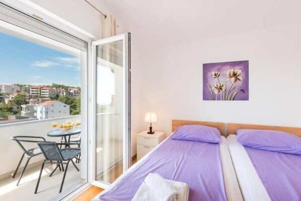 1 bedroom, iron/ironing board, bed sheets