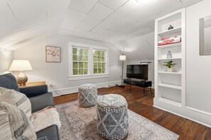 TV - 2BR Home with Game Room, Near Downtown & Nature (Greenville)