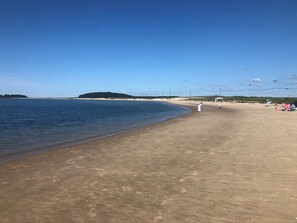 Solstolar och strandhanddukar