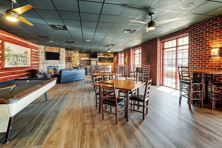 Modern Stay In Moline | 4.0 Mi To Figge Art Museum | Downtown Attractions - Davenport, IA