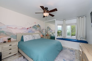 2 bedrooms, WiFi, bed sheets - Panoramic bay views, just steps from the water! (San Diego)