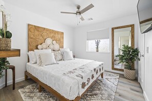 3 slaapkamers, een bureau, een strijkplank/strijkijzer, wifi