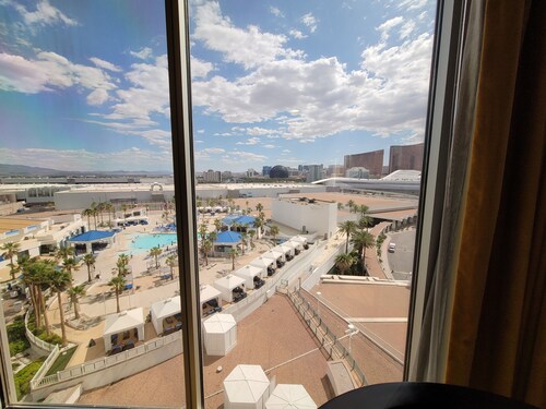 Westgate Resort & Casino 2 Bd 2Bth Villa Sleeps 6...CES WEEK